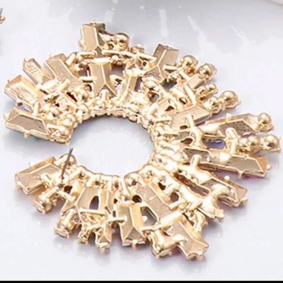 Glitzy Green Earrings - Picture 3 of 3